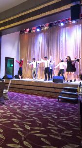 精采的舞蹈表演開始囉~